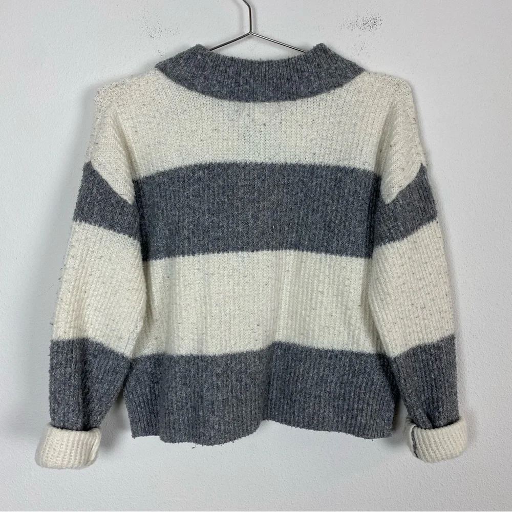 Pink Rose Gray & White Ribbed Collared Sweater - Picture 2 of 9